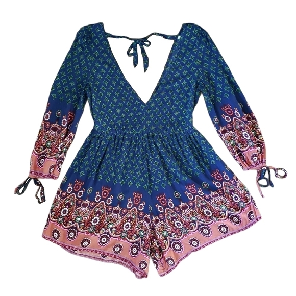 Deep V flowy lightweight floral paisley romper - Picture 7 of 12